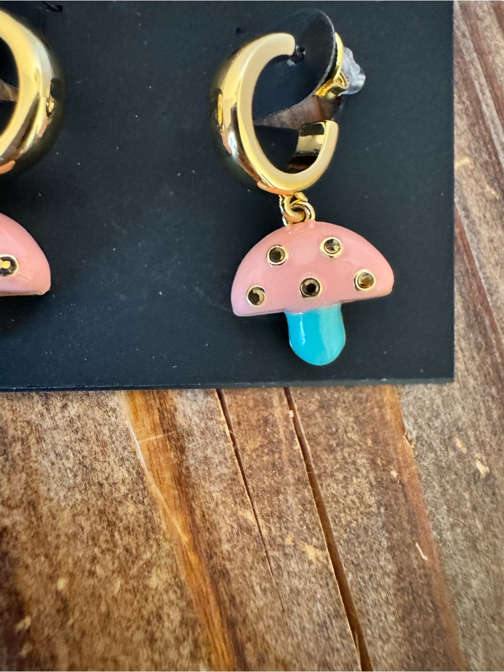 NEW 🍄 COACH Mushroom Huggie Earrings 🍄 - Picture 2 of 6